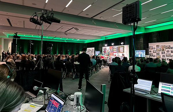Événement corporatif Desjardins avec production audiovisuelle professionnelle.
